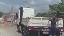 Tır Kasasındaki Bedava Yolculuğun Kötü Bitmesi