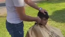 Mahalle Mahalle Gezip Çocukları Tıraş Eden Berberler