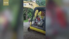 Ekskavatör Kullanan 5 Yaşındaki Ufaklık
