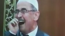 Ezan Okurken Takma Dişleri Fırlayan Amca