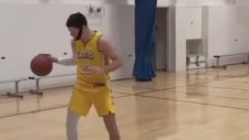 Lebron James Taklidini Başarıyla Yapan Eleman