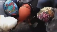 Bedava Simide Hücum Eden Vatandaşlar