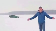 Drift Yaparken Sulara Gömülen Araba
