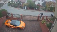 Güzelim Lamborghini'yi Çizen Ruh Hastası