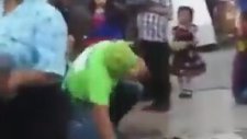 Shrek Kılıklı Adamın Rögara Düşmesi