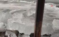 Çıldır Gölünde Çözülme Başlayınca ’kristal Göl’e Dönüştü