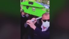 Fatih Terim'in Taşıdığı Tabutun Demiri Elinde Kaldı