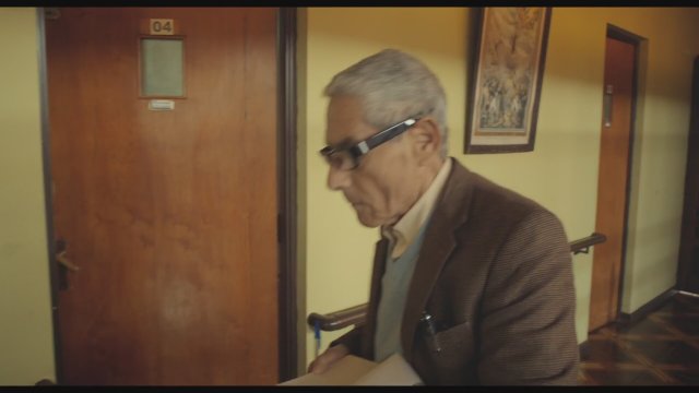 The Mole Agent (2020) - Fragman