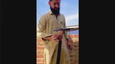 Tabancayı Makineli Tüfeğe Dönüştüren Pakistanlı