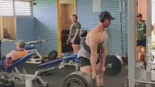 Bu Halter Adamı Bayıltır