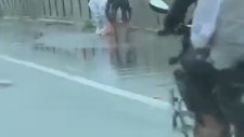 Hindistan'da Corona Virüsten Ölen Hastanın Cansız Bedenini Nehre Attılar