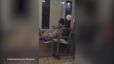 Küçük Çocuğun Cenazesinde Annesine Gelerek Herkesi Ağlatan Balon