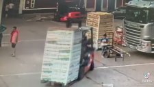 Forklift Kazasından Son Anda Kurtulan Çocuk