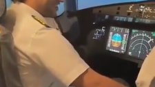 Pilot Uçuş Sırasında Zuhruf Suresi'ni Okudu