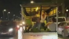 Kamyonet Kasasını Diskoya Çeviren Yurdum İnsanı