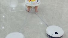 Yürüteçle Bebeği Gezdiren Robot Süpürgeler