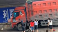 Bedava Kömür Fırsatını Kaçırmayan Mahalleli