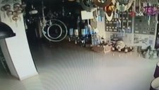 Kaş Açıklarındaki Deprem Anı Güvenlik Kamerasında