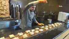Bu da 2 Buçuk Metrelik Piton Döner