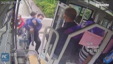 Çocuğu ile Birlikte İntihar Eden Kadını Kurtaran Otobüs Şoförü