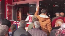Bedava Döner Ekmek Kuyruğu