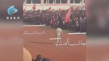 Engelli Koşu Parkurunda Yılmayan Çocuk