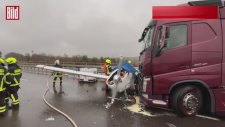 TIR ile Uçak Çarpıştı