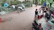 Vietnamlı Adamı Piton Isırdı