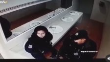 Polislerin Lavabo Kıran Aşkı