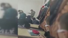 Lise Öğrencisine Öğretmen Dayağı Kamerada