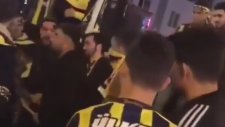 Fenerbahçe Taraflarının Arasına Dalan Beşiktaşlı