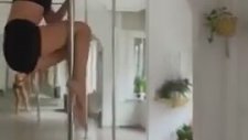Şeyma Subaşı Direk Dansı Yaptı