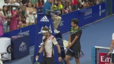 Alexander Zverev Raketi ile Hakeme Saldırdı