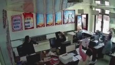 Ofis Çalışanlarının Üzerine Çöken Tavan