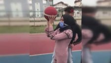 Görme Engelli Öğretmenlerine Basketbol Atmayı Öğrettiler