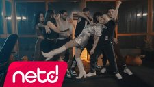 Ömür Gedik - Deli Oluyorlar
