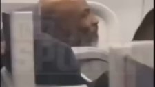 Mike Tyson Uçakta Kendisini Rahatsız Eden Hayranını Yumrukladı