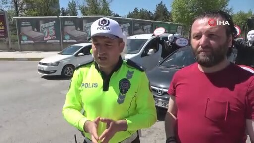 Trafik Kurallarına Sanatla Dikkat Çektiler
