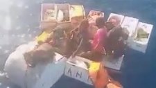 Okyanusta Dört Gün Sürüklenip Hayatta Kaldılar