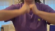 Yasemin Sakallıoğlu'ndan Cin Çıkarma Taklidi