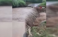 Başkentteki Sağanak Yolları Ve Evleri Sular Altında Bıraktı