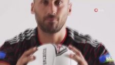 Beşiktaş Cenk Tosun’u Açıkladı
