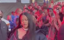 Rihanna Doğumdan Sonra İlk Defa Görüntülendi