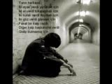 Umutsuz Oldugun Bir Anda Sevmek