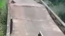 Çin'de Sıcaktan Köprü Çatladı