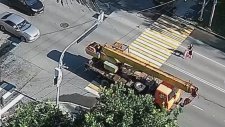 Vincin Altında Kalmaktan Saniyelerle Kurtulan Anne ve Kızı