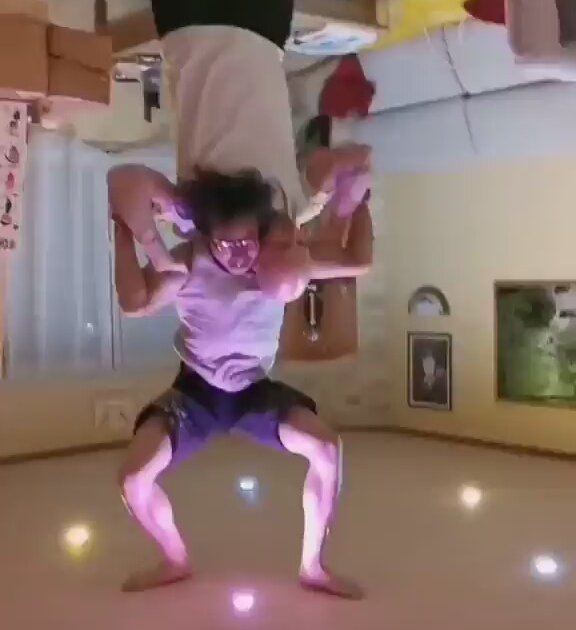 Evin Tavanında Koşmak | İzlesene.com