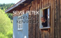 Sevgi Petek - Deniz Kenarında