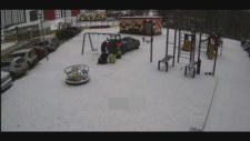 Gazı ile Freni Karıştıran Sürücü Çocuk Parkına Daldı