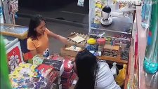 Uykuya Dalan Market Çalışanı Telefonunu Çaldırdı